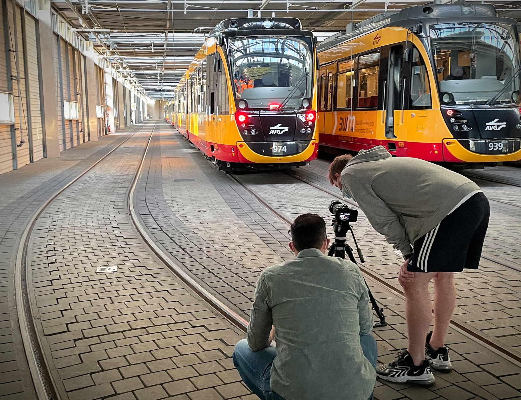 image title Bilder aus den Making-of-Aufnahmen eines AVG-Films.